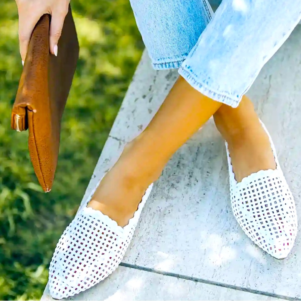 NWOT Vici Ronny Woven Pointed Flats